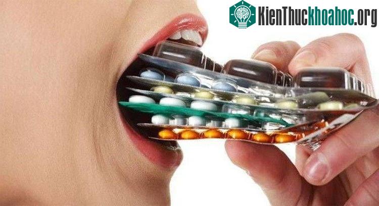 Đừng bao giờ tự ý dùng thuốc kháng sinh.