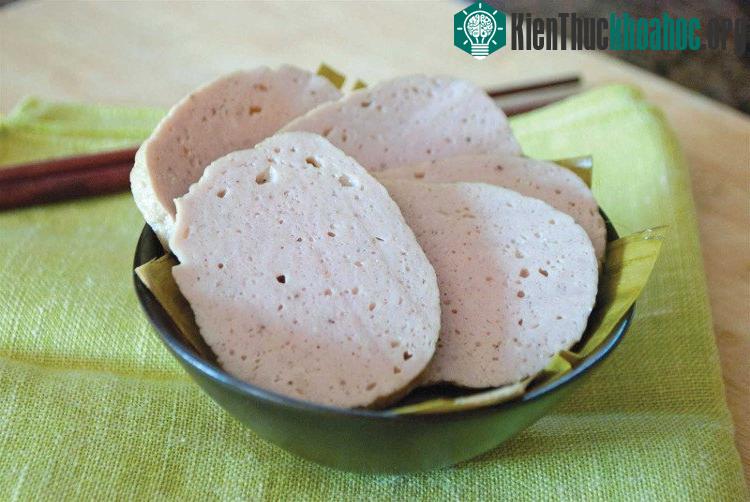 Bảo quản đúng cách thì giò lụa có thể để được tới 2 ngày hoặc 10 ngày trong điều kiện đông đá.