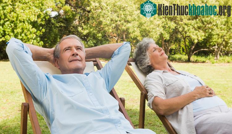 Hấp thu vitamin D từ ánh nắng mặt trời cũng làm giảm huyết áp và có thể làm giảm nguy cơ đột quỵ.