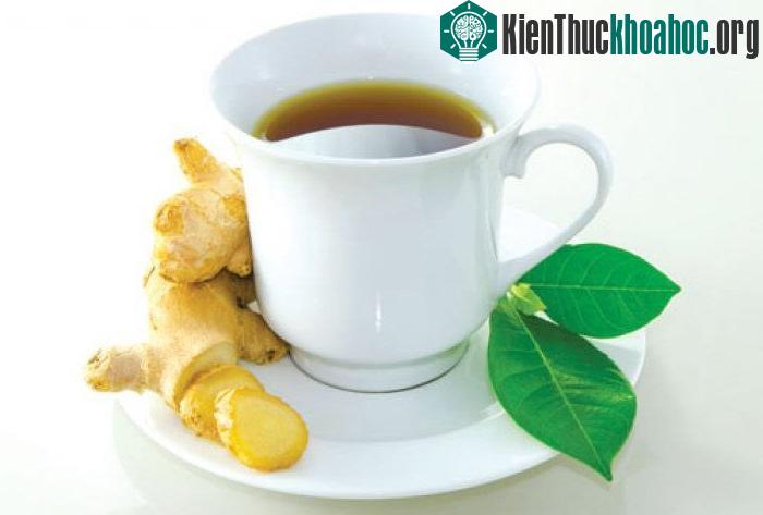 Nếu bị cảm nhẹ, có thể dùng một ly trà gừng nóng giải cảm.