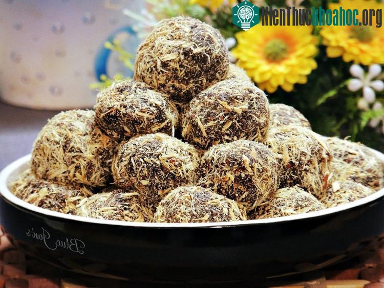 Thực phẩm, ô mai ngậm đường hóa học khi ăn thường có cảm giác khe khé ở cổ họng, vị đắng ở lưỡi.