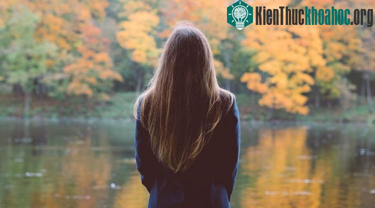 Khi thu đến lại dễ khiến người ta rơi vào trạng thái trầm cảm theo mùa.