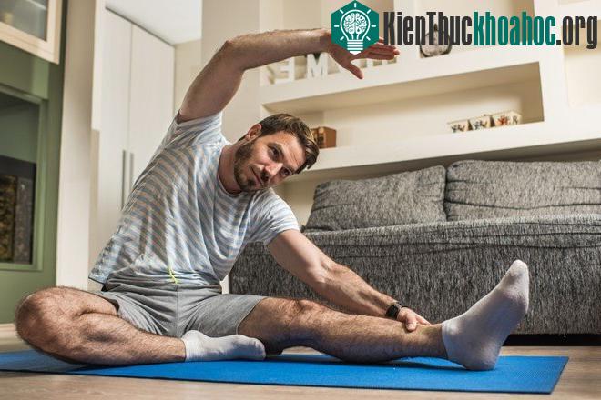 Kéo căng, duỗi cơ thể thường xuyên giúp cải thiện chiều cao và hoạt động của động mạch. (Ảnh: Getty).