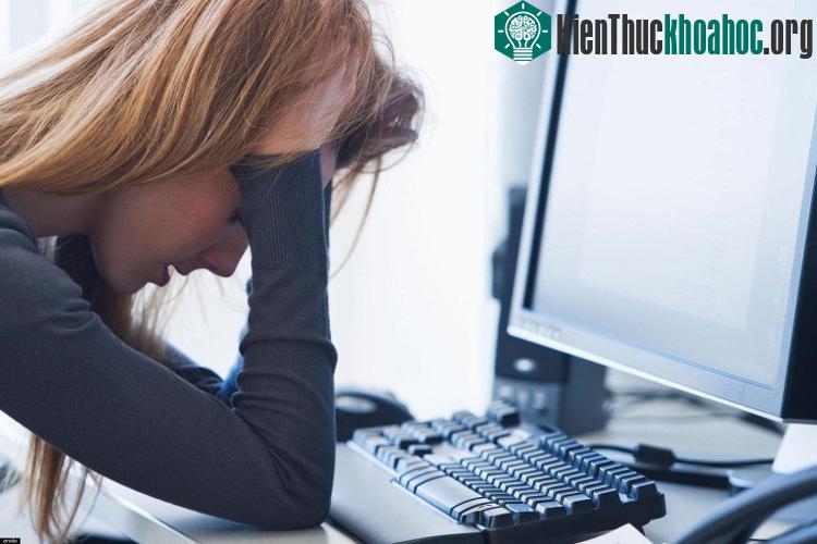 Chịu đựng căng thẳng trong thời gian dài có thể ảnh hưởng mạnh đến hệ miễn dịch của bạn.