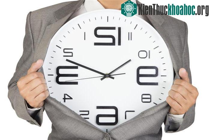 Tiếp xúc với ánh sáng tự nhiên buổi sáng giúp bạn tỉnh táo hơn.