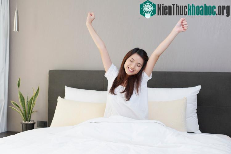 Bạn nên tránh ăn các loại trái cây họ cam quýt vào buổi sáng khi chưa ăn gì. (Ảnh: Uratex).