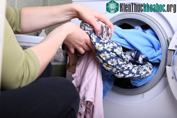 Hiểm họa ẩn trong chiếc máy giặt. (Ảnh: Alamy Stock Photo).
