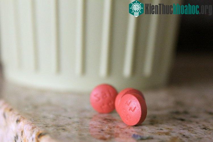Axit mefenamic (một chất phổ biến trong thuốc chống viêm NSAID) có tác dụng thay đổi hoàn toàn tình trạng bộ não bị viêm và mất trí nhớ của chuột.