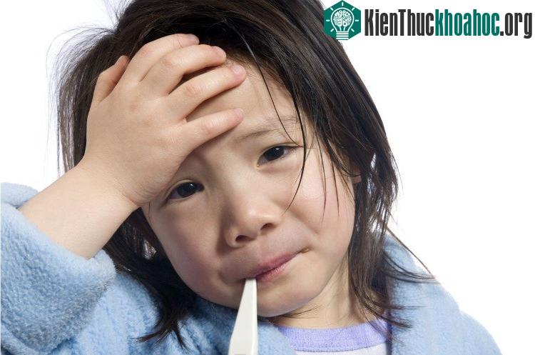 Triệu chứng bệnh bạch hầu chủ yếu là viêm họng. (Ảnh minh họa: News).