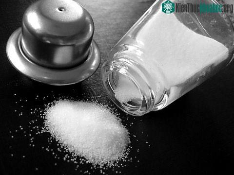 Uống nước muối pha loãng giúp hỗ trợ tiêu hóa, cải thiện tình trạng nhiễm trùng và khả năng miễn dịch, kiểm soát bệnh tiểu đường tốt hơn