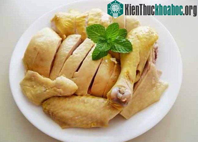 Những ai không nên ăn thịt gà