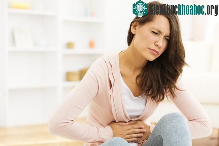 Ăn quá nhanh, thức ăn nhai nuốt vội vào thì sẽ tăng gánh nặng cho dạ dày, khiến dạ dày phải làm việc nhiều hơn, dễ dẫn tới tổn thương niêm mạc dạ dày.