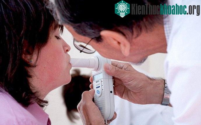 Xét nghiệm hơi thở không mới, nhưng lần đầu tiên một thiết bị có khả năng phân biệt một phổ bệnh rộng.