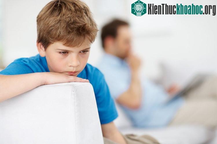 Thanh thiếu niên và người lớn bị bệnh tự kỷ thường cho rằng giao tiếp bằng mắt cường độ cao khiến họ thấy không thoải mái.