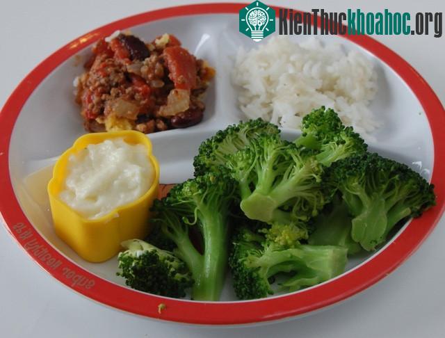Giảm carbohydrate trong bữa tối, bạn sẽ bớt buồn ngủ.