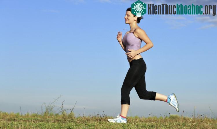 Tập thể dục buổi sáng giúp bạn tràn đầy sinh lực cả ngày.