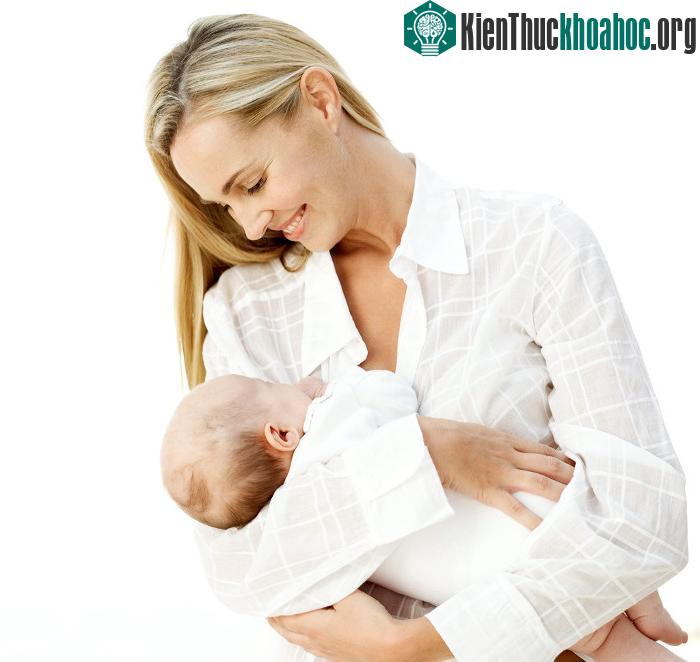 Đối với em bé, những giọt sữa đầu tiên hay còn gọi là sữa non là hết sức quý giá.