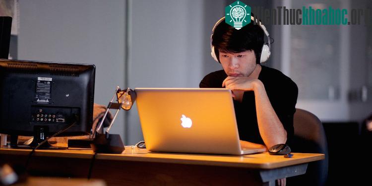 Làm những công việc cần sự tập trung: Trong "giờ cao điểm" theo đồng hồ sinh học của bạn