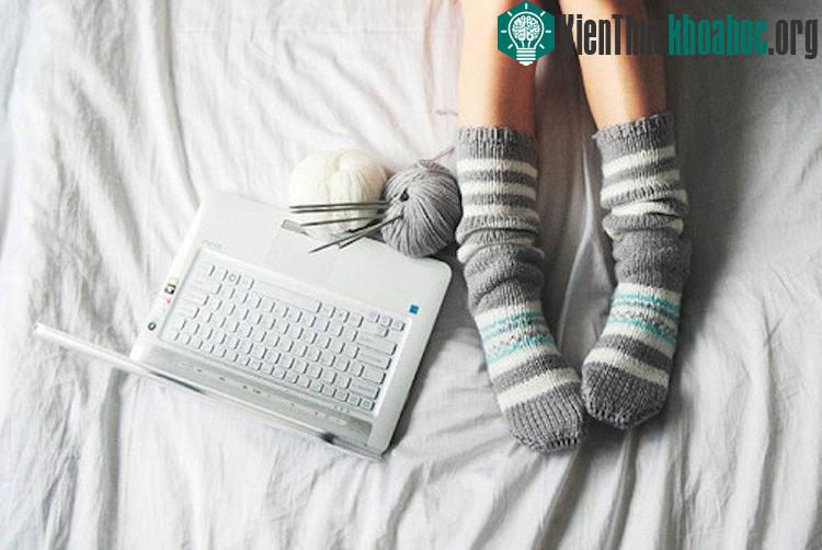 Đi tất quá dày