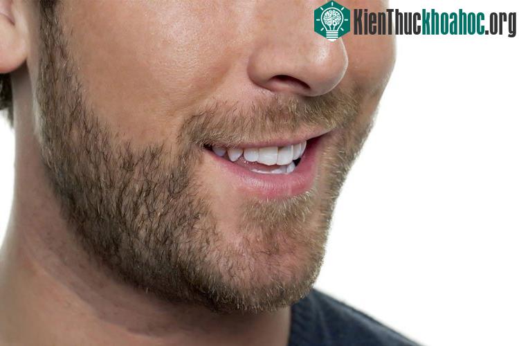 Trong một số trường hợp, dấu hiệu này cảnh báo vách ngăn mũi bị lệch hoặc bị lỗ hở.