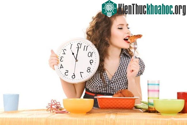 Chú ý đến thời gian ăn bữa chính