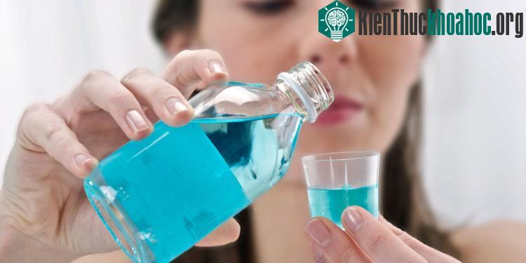 Bạn chỉ nên coi nước súc miệng như một biện pháp phụ.