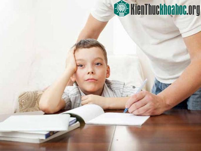 Trẻ em mắc u não dù được điều trị khỏi song vẫn có nguy cơ khuyết tật về nhận thức và học tập suốt đời.