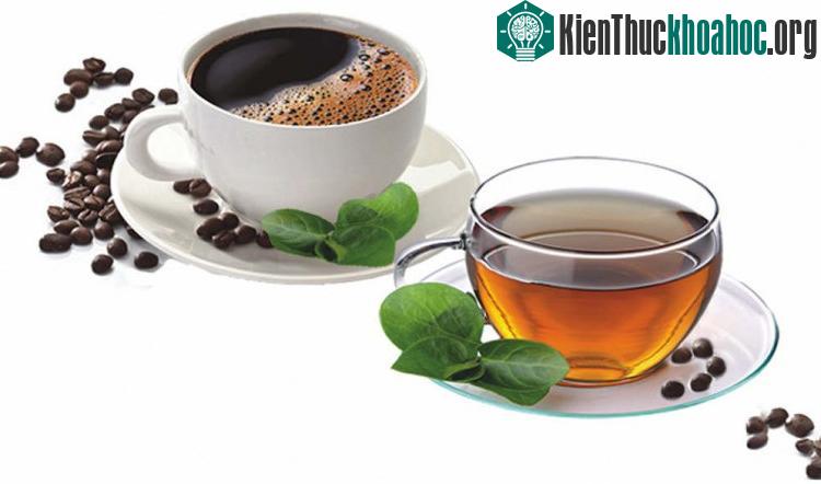 Theo India Times, những thức uống nóng như trà, cà phê nên tránh vào những tháng hè nóng nhất.