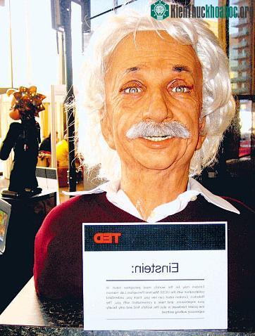 Robot Einstein biết đồng cảm ảnh 0