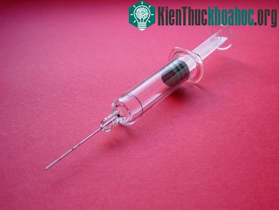 Loại kim tiêm mới này có khả năng tự điều chỉnh hướng khi đâm vào tĩnh mạch.