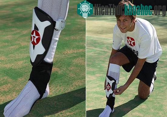 Thiết bị giúp phát hiện cầu thủ "đóng kịch" trên sân ảnh 0