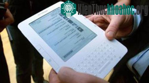 Trong tương lai, có thể sẽ có thiết bị đọc sách có linh kiện làm từ tơ nhện - Ảnh: AFP
