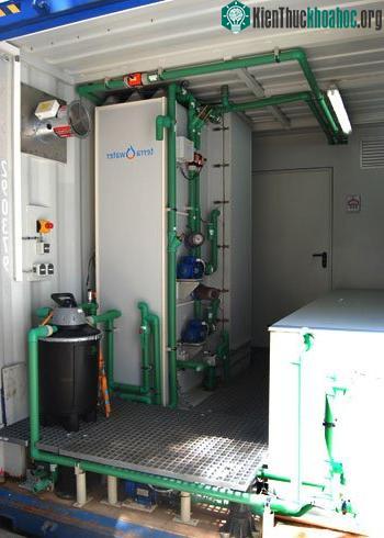 Taprogge Terrawater lọc nước biển thành nước ngọt theo nguyên lý bốc hơi và ngưng tụ, không sử dụng hóa chất. (Ảnh: Hà Mai)