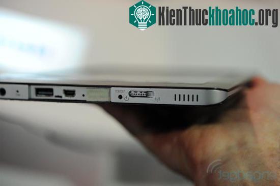 Giấy điện tử màu đầu tiên trên thế giới ảnh 4