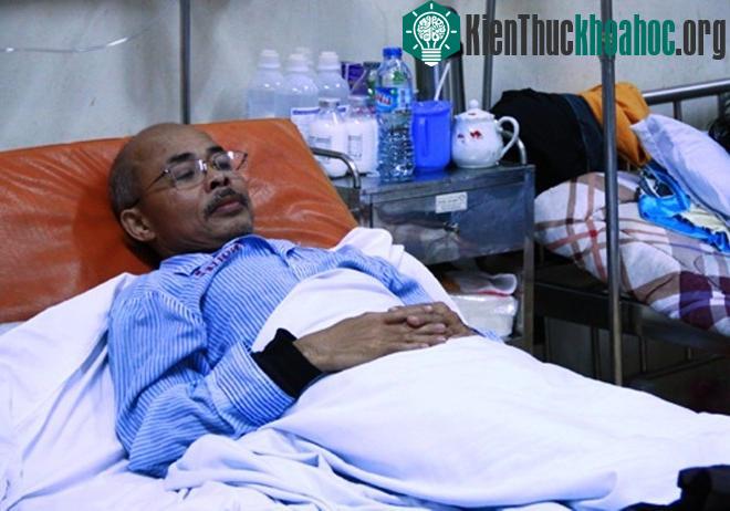NSƯT Hán Văn Tình được chẩn đoán bị ung thư di căn màng phổi.