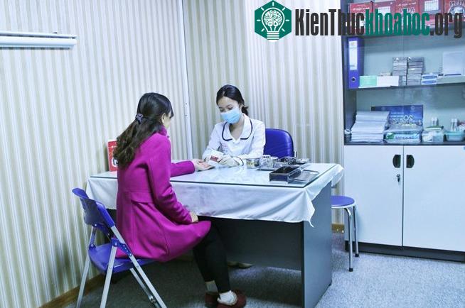 Tại trung tâm phân tích ADN và công nghệ di truyền, quy trình xét nghiệm sẽ bắt đầu từ việc thu thập mẫu.
