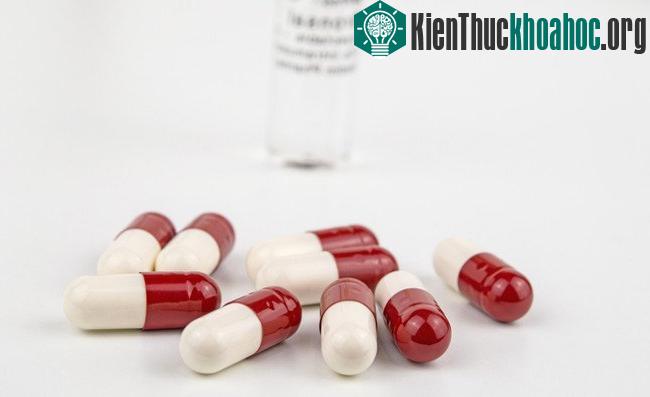 Thuốc kháng sinh không phải lúc nào cũng tốt. (Ảnh: Men's Health).