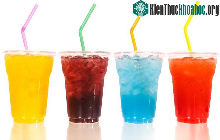 Tiêu thụ các loại đồ uống có ga ngay khi thức dậy sẽ cản trở quá trình hấp thụ và tiêu hóa của dạ dày.