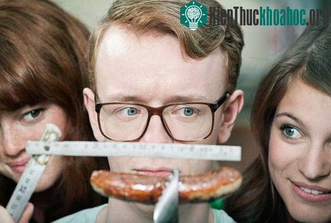 Kích thước cậu nhỏ có liên quan đến sức hút của nam giới