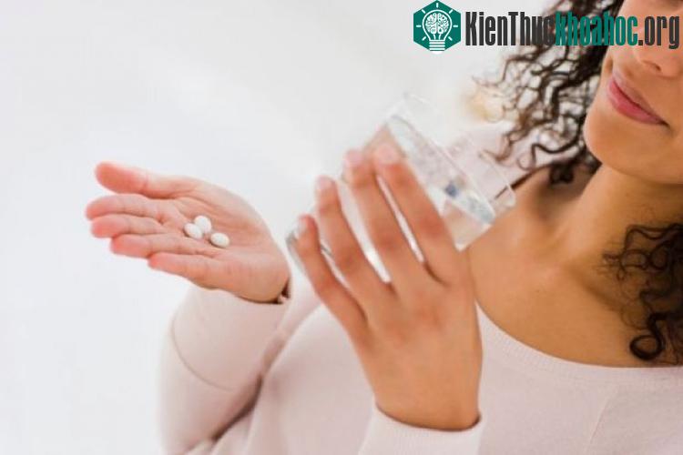 Theo các nhà nghiên cứu, sử dụng liệu pháp hormone thay thế để giảm các triệu chứng của mãn kinh có thể làm tăng nguy cơ mắc một số loại ung thư.