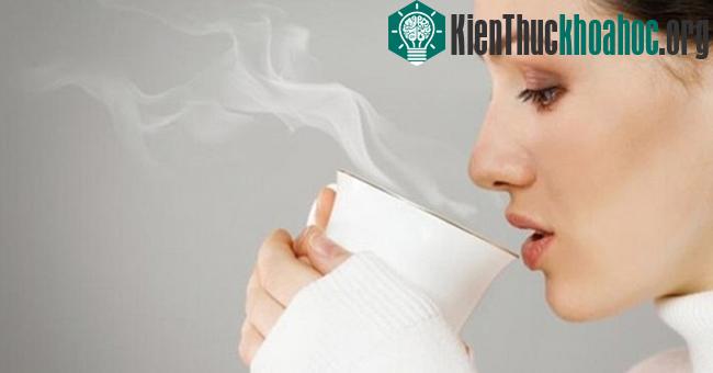 Làm ấm cơ thể giúp ngăn chặn ngăn chặn các căn bệnh do mưa lạnh.