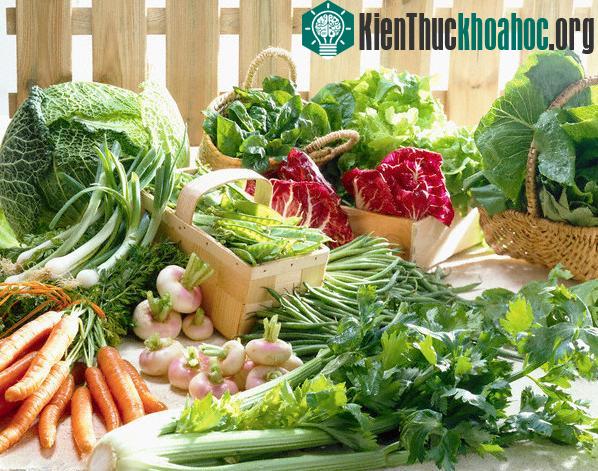 Nên ăn nhiều loại rau củ, ngũ cốc để tốt cho hệ tiêu hóa, tăng cường sức khỏe.