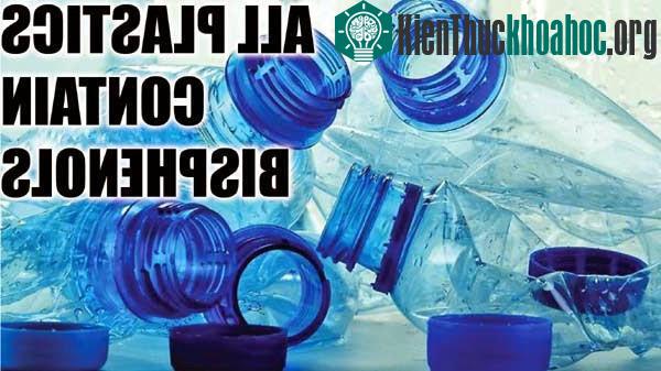 Các chai nhựa đều chứa một chất hóa học độc hại mang tên BPA.