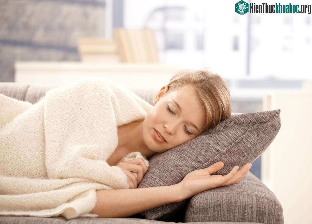10 thói quen dẫn đến đau đầu