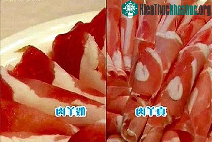 Thịt cừu thật (ảnh trái) và thịt cừu giả (ảnh phải).