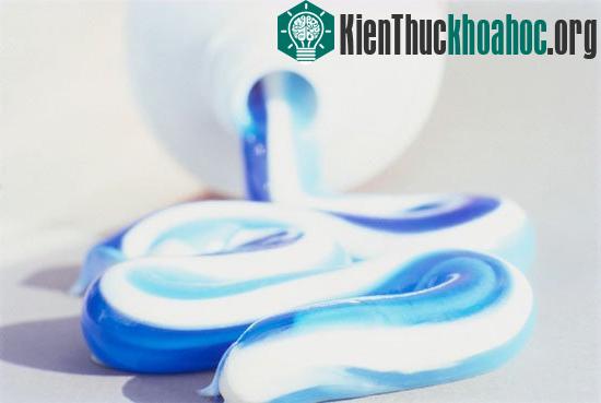 Kem đánh răng đã được dùng ở Ấn Độ và Trung Hoa từ 500 năm trước Công nguyên