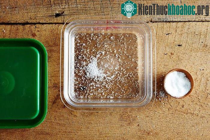 Muối có thể khử mùi thức ăn