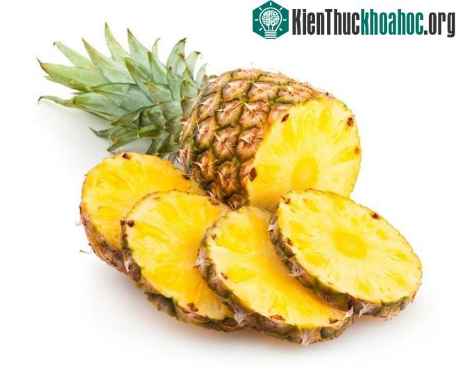 Dứa chứa một loại chất đặc biệt proteinase, có thể làm tăng tính thấm của niêm mạc dạ dày.