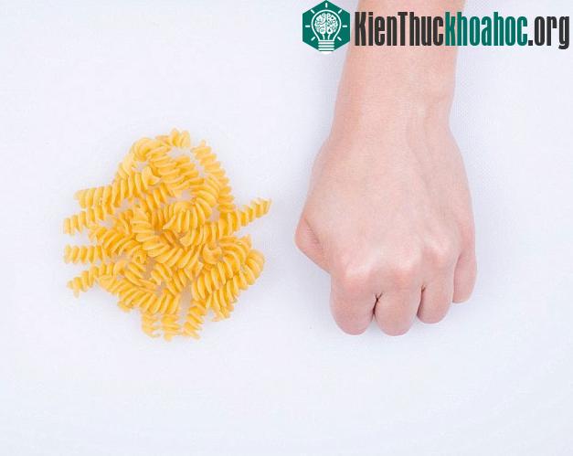 Mẹo ước lượng khẩu phần ăn giảm cân bằng bàn tay- ảnh 7