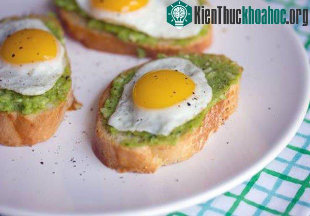 Trứng là một lựa chọn hợp lý cho bữa ăn đầu tiên khi bạn đã tỉnh táo sau cơn say.